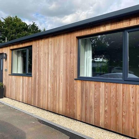 Larks Leaze Lodge, Steeple Ashton, Wiltshire 特罗布里奇 外观 照片
