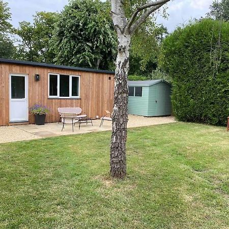 Larks Leaze Lodge, Steeple Ashton, Wiltshire 特罗布里奇 外观 照片