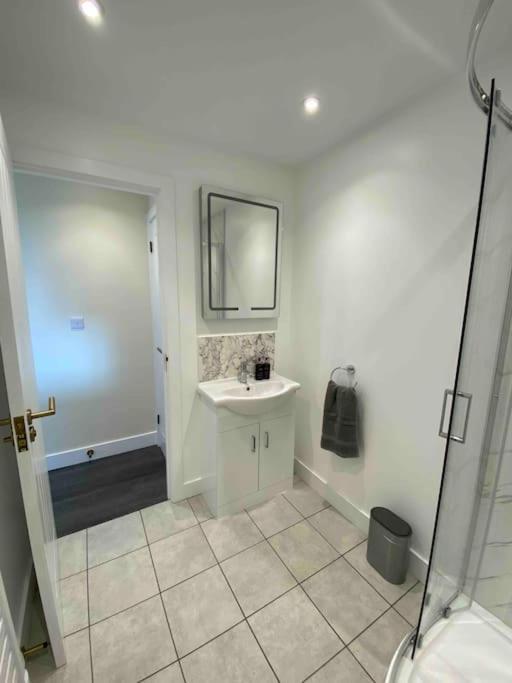 Larks Leaze Lodge, Steeple Ashton, Wiltshire 特罗布里奇 外观 照片