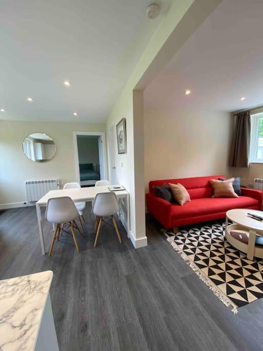 Larks Leaze Lodge, Steeple Ashton, Wiltshire 特罗布里奇 外观 照片