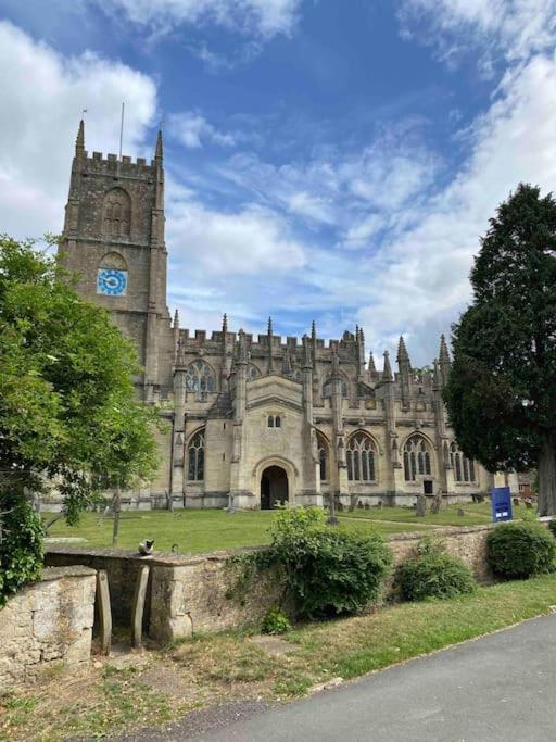 Larks Leaze Lodge, Steeple Ashton, Wiltshire 特罗布里奇 外观 照片