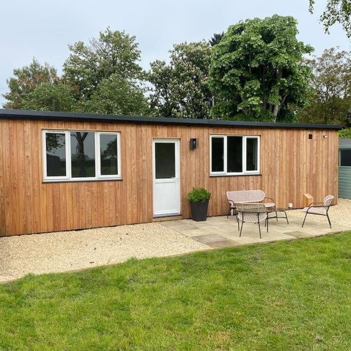 Larks Leaze Lodge, Steeple Ashton, Wiltshire 特罗布里奇 外观 照片