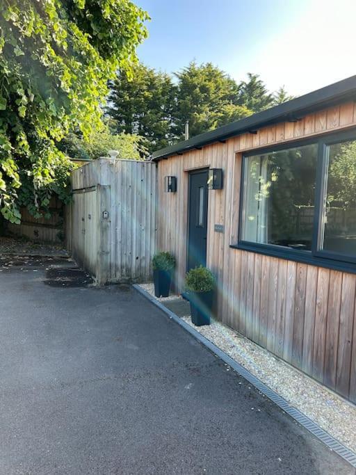 Larks Leaze Lodge, Steeple Ashton, Wiltshire 特罗布里奇 外观 照片